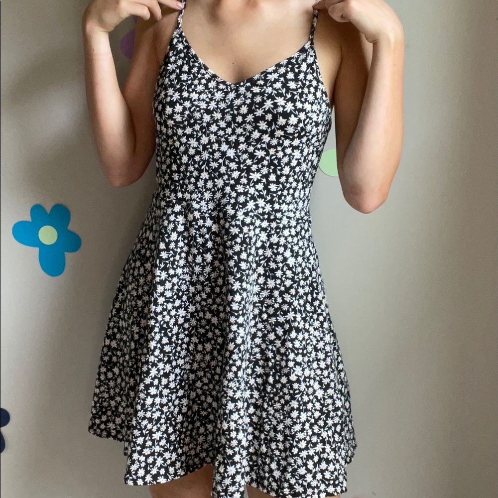 American Heritage black and yellow sun dress🌻